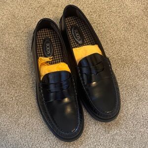 TOD'S Black Leather Penny Loafers